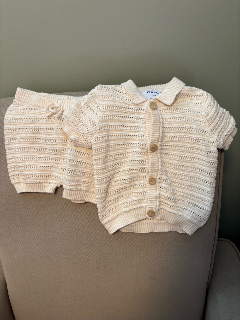 Old Navy Cream Knit Button-Up Kids Top and Shorts Set 12-18 months